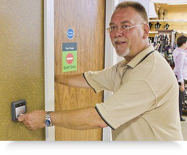 Warehouse fire forces online retailer ASOS to stop taking orders image 1