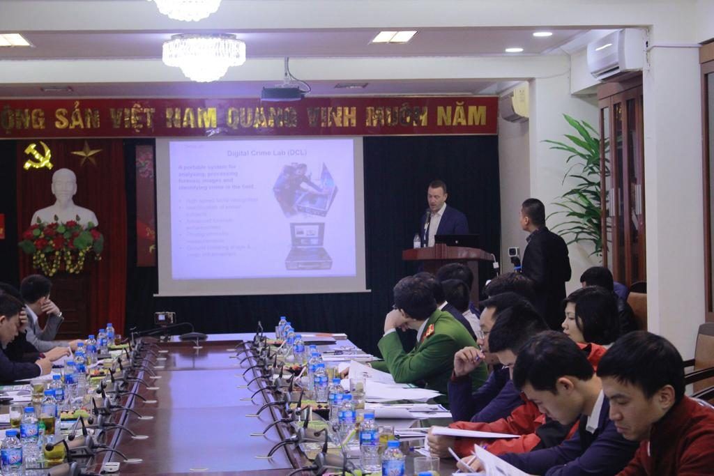 Tensor demonstrates portable facial recognition and Digital Crime Laboratory (DCL) systems to the Republic of Vietnam National Police image 3