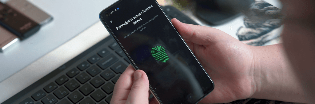 Fingerprint Clocking In System vs. Facial Recognition Attendance System