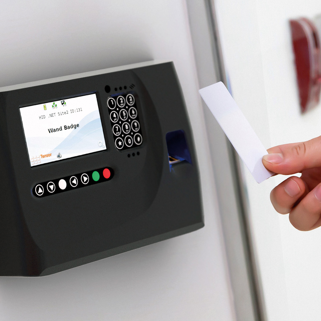 Clocking in using smart card at tensor time and attendance clocking termainal